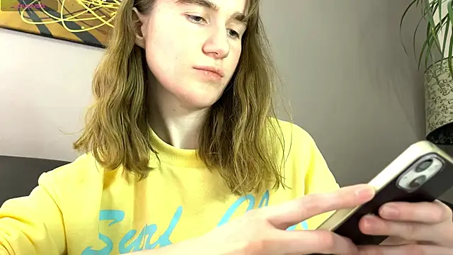 velina   online show from September 27, 2025, 8:47 pm