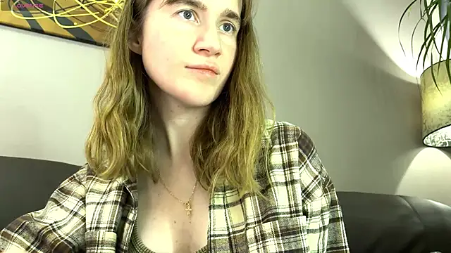 velina   online show from October 8, 2025, 5:10 pm