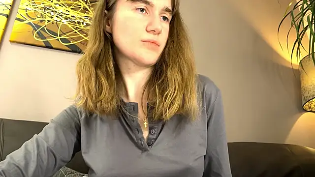 velina   online show from November 21, 2025, 6:50 pm