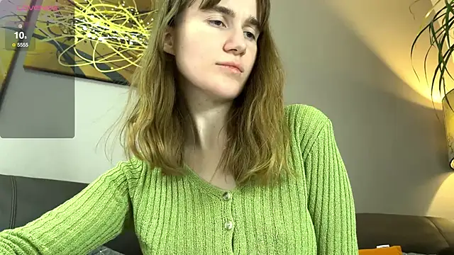 velina   online show from November 24, 2025, 4:56 am