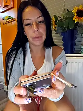 Filthymaddymilfy25 online show from November 17, 2025, 9:31 pm