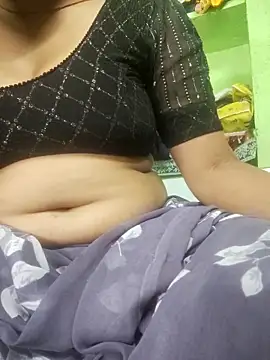 Snapshot of Hot_pooja55 chatting on September 24, 2025, 2:48 am Hot pooja55 online show from September 24, 2025, 2:48 am