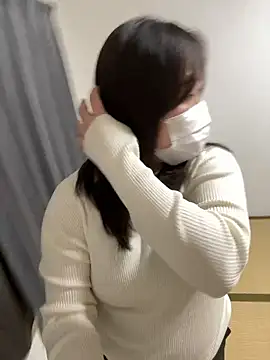 Snapshot of shimera-nohime25 chatting on December 16, 2025, 10:42 am shimera-nohime25 online show from December 16, 2025, 10:42 am