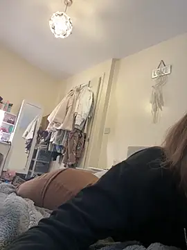 Snapshot of Summer21k chatting on September 9, 2025, 3:11 pm Summer21k online show from September 9, 2025, 3:11 pm