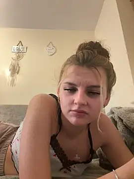 Summer21k online show from November 25, 2025, 9:04 pm