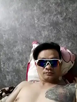 Snapshot of khammy86 chatting on September 10, 2025, 12:38 pm khammy86 online show from September 10, 2025, 12:38 pm