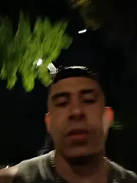 Snapshot of Eross_Santy chatting on May 26, 2026, 2:29 am Eross Santy online show from May 26, 2026, 2:29 am