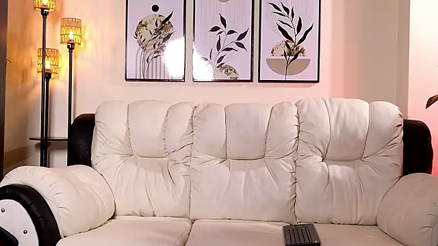 Violeta Foxz online show from February 23, 2026, 7:44 pm