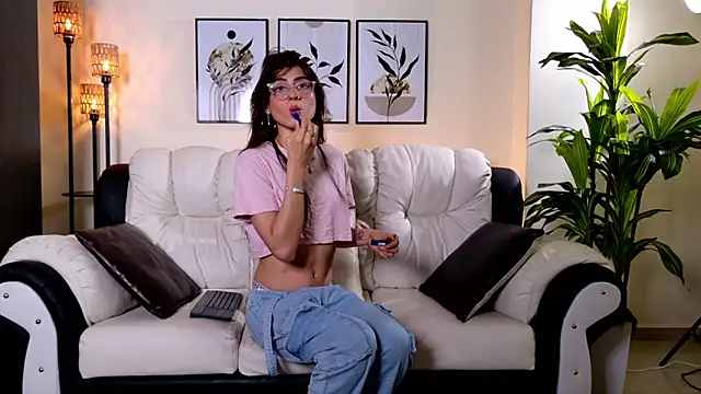 Snapshot of Violeta_Foxz chatting on June 19, 2026, 7:39 pm Violeta Foxz online show from June 19, 2026, 7:39 pm