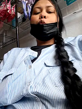 Alessandraa- online show from November 15, 2025, 2:57 pm