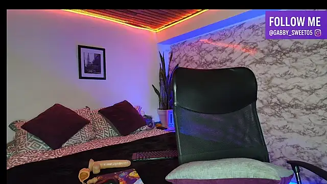 Gabbysweet0 online show from November 13, 2025, 10:41 pm