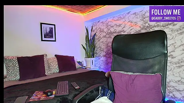 Gabbysweet0 online show from November 19, 2025, 11:16 pm