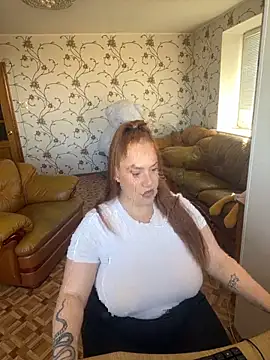  EmiFox X online show from September 16, 2025, 12:06 pm