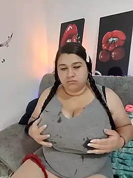 Snapshot of SafiroFer chatting on October 22, 2025, 9:03 pm SafiroFer online show from October 22, 2025, 9:03 pm