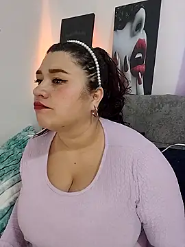 Snapshot of SafiroFer chatting on November 11, 2025, 9:04 pm SafiroFer online show from November 11, 2025, 9:04 pm