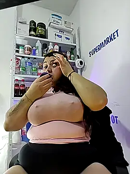 Snapshot of SafiroFer chatting on December 1, 2025, 9:09 pm SafiroFer online show from December 1, 2025, 9:09 pm