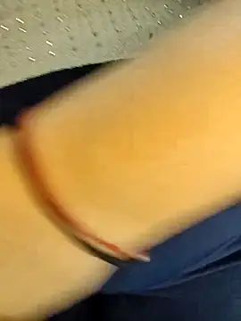 Snapshot of SafiroFer chatting on December 13, 2025, 9:31 pm SafiroFer online show from December 13, 2025, 9:31 pm