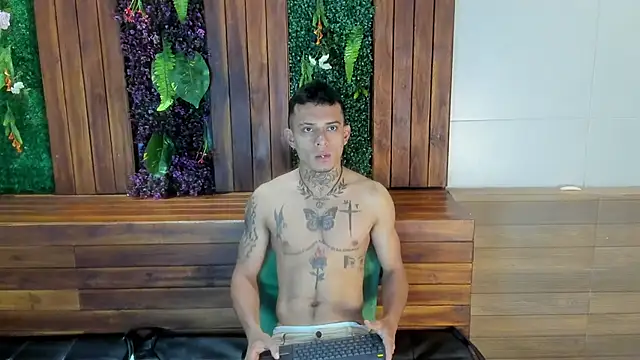 Snapshot of MrJustin_ chatting on September 15, 2025, 8:20 pm MrJustin online show from September 15, 2025, 8:20 pm