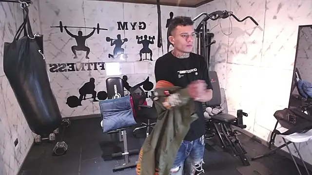 Snapshot of MrJustin_ chatting on September 19, 2025, 3:45 pm MrJustin online show from September 19, 2025, 3:45 pm