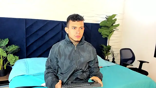 Snapshot of MrJustin_ chatting on October 23, 2025, 8:29 pm MrJustin online show from October 23, 2025, 8:29 pm