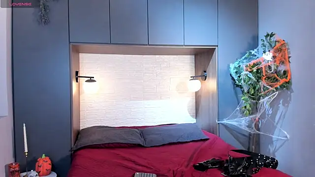 Snapshot of MrJustin_ chatting on October 28, 2025, 8:00 pm MrJustin online show from October 28, 2025, 8:00 pm