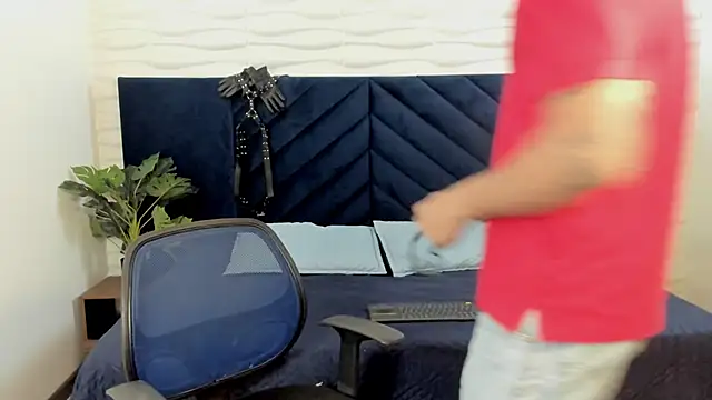 Snapshot of MrJustin_ chatting on October 30, 2025, 9:04 pm MrJustin online show from October 30, 2025, 9:04 pm