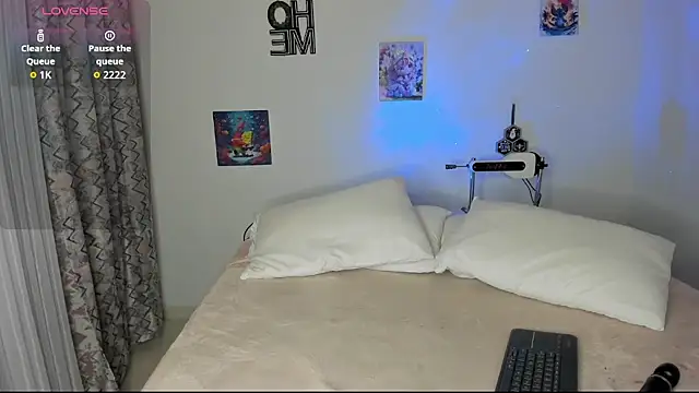 Natalia  Miller online show from November 20, 2025, 8:19 pm