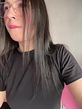 Mia salinass online show from March 17, 2026, 6:44 pm