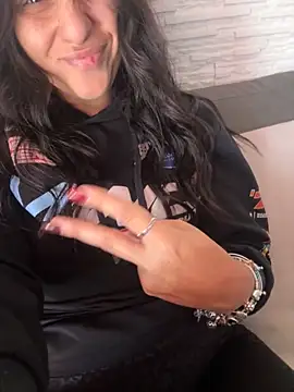 Snapshot of BabyLeopard chatting on November 6, 2025, 10:16 am BabyLeopard online show from November 6, 2025, 10:16 am