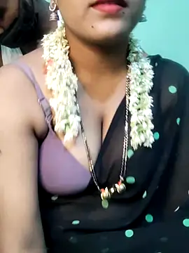 Snapshot of Shneeha_le chatting on September 19, 2025, 9:11 am Shneeha le online show from September 19, 2025, 9:11 am