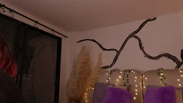 SarahCastro1  online show from December 15, 2025, 3:33 am