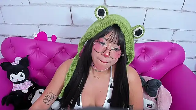 SafiroAgataaa online show from November 4, 2025, 11:59 pm