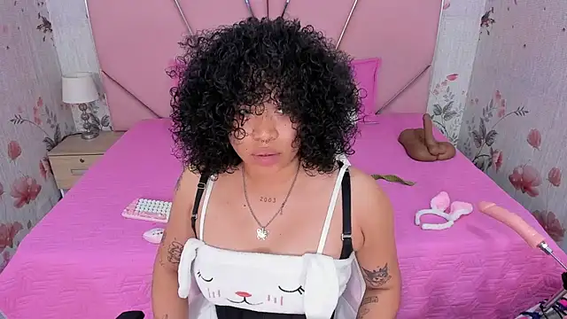 SafiroAgataaa online show from December 21, 2025, 3:57 am