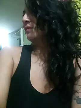 ivonne 9 online show from September 25, 2025, 1:31 am