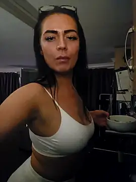 Snapshot of KissMeKylie chatting on November 7, 2025, 11:05 pm KissMeKylie online show from November 7, 2025, 11:05 pm