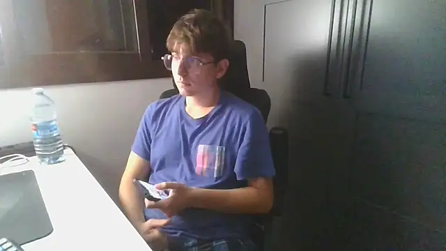 aaress22cm online show from October 15, 2025, 6:19 pm