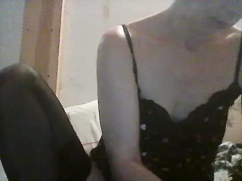 Snapshot of Milana38 chatting on June 1, 2026, 8:21 pm Milana38 online show from June 1, 2026, 8:21 pm