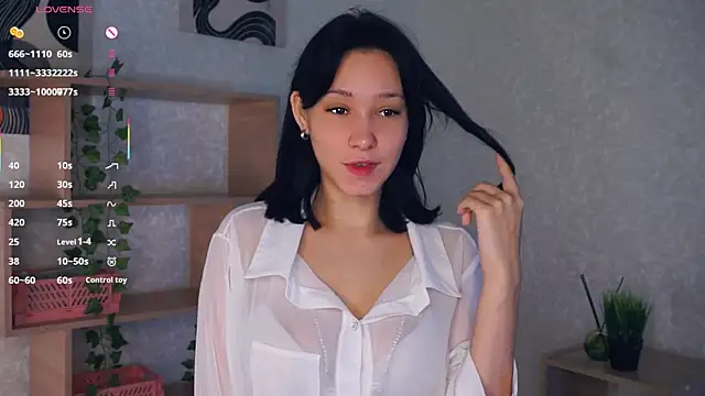 IrenePlamer online show from November 14, 2025, 8:07 pm