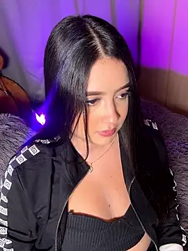 Emiily Moore1 online show from January 16, 2026, 12:03 am