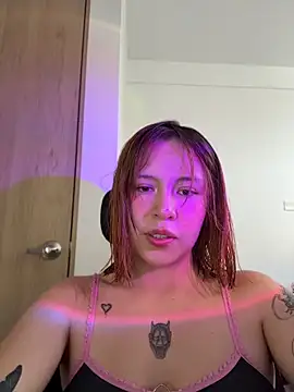 Snapshot of aliciia_23 chatting on May 16, 2026, 10:30 pm aliciia 23 online show from May 16, 2026, 10:30 pm