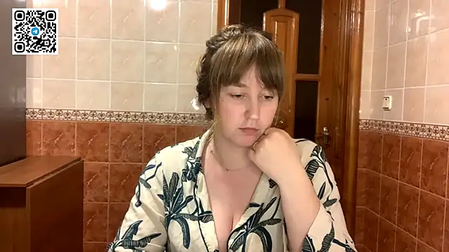 MaroonMoon  online show from November 9, 2025, 8:40 pm