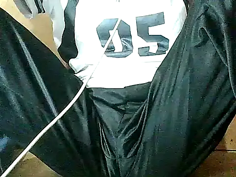 Snapshot of pinay-momm1682 chatting on December 16, 2025, 8:41 am pinay-momm1682 online show from December 16, 2025, 8:41 am