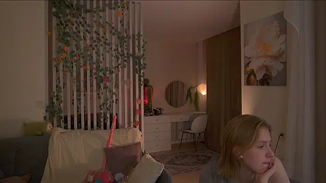 Snapshot of sofiapurex chatting on December 17, 2025, 8:48 pm sofiapurex online show from December 17, 2025, 8:48 pm