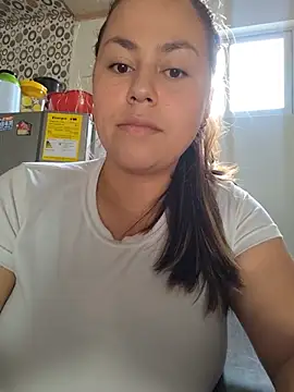 camila-titis online show from June 7, 2026, 9:29 pm