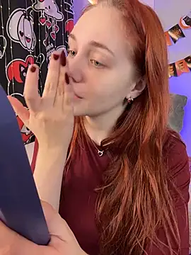 PollyVinice online show from October 27, 2025, 12:42 pm