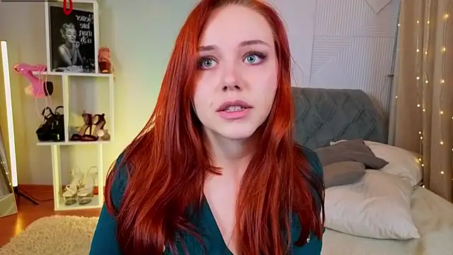 PollyVinice online show from November 29, 2025, 12:19 pm