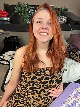 Snapshot of PollyVinice chatting on December 22, 2025, 4:37 pm PollyVinice online show from December 22, 2025, 4:37 pm