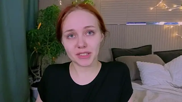 Snapshot of PollyVinice chatting on May 7, 2026, 7:52 pm PollyVinice online show from May 7, 2026, 7:52 pm