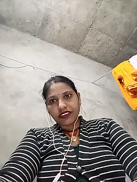 Snapshot of Sandhya_x chatting on November 5, 2025, 3:45 pm Sandhya x online show from November 5, 2025, 3:45 pm