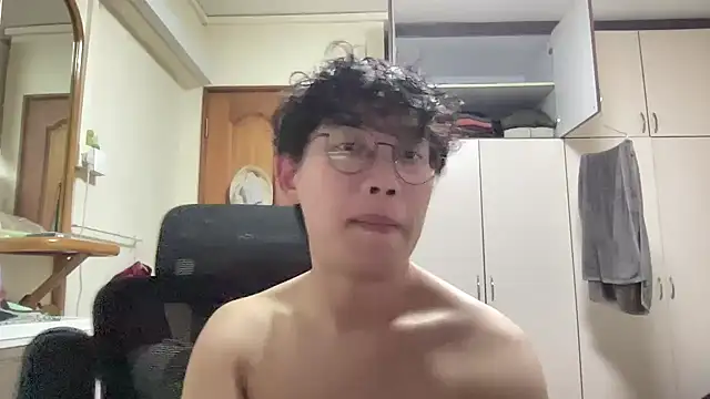 Passionatetwink2 online show from February 25, 2026, 11:42 am